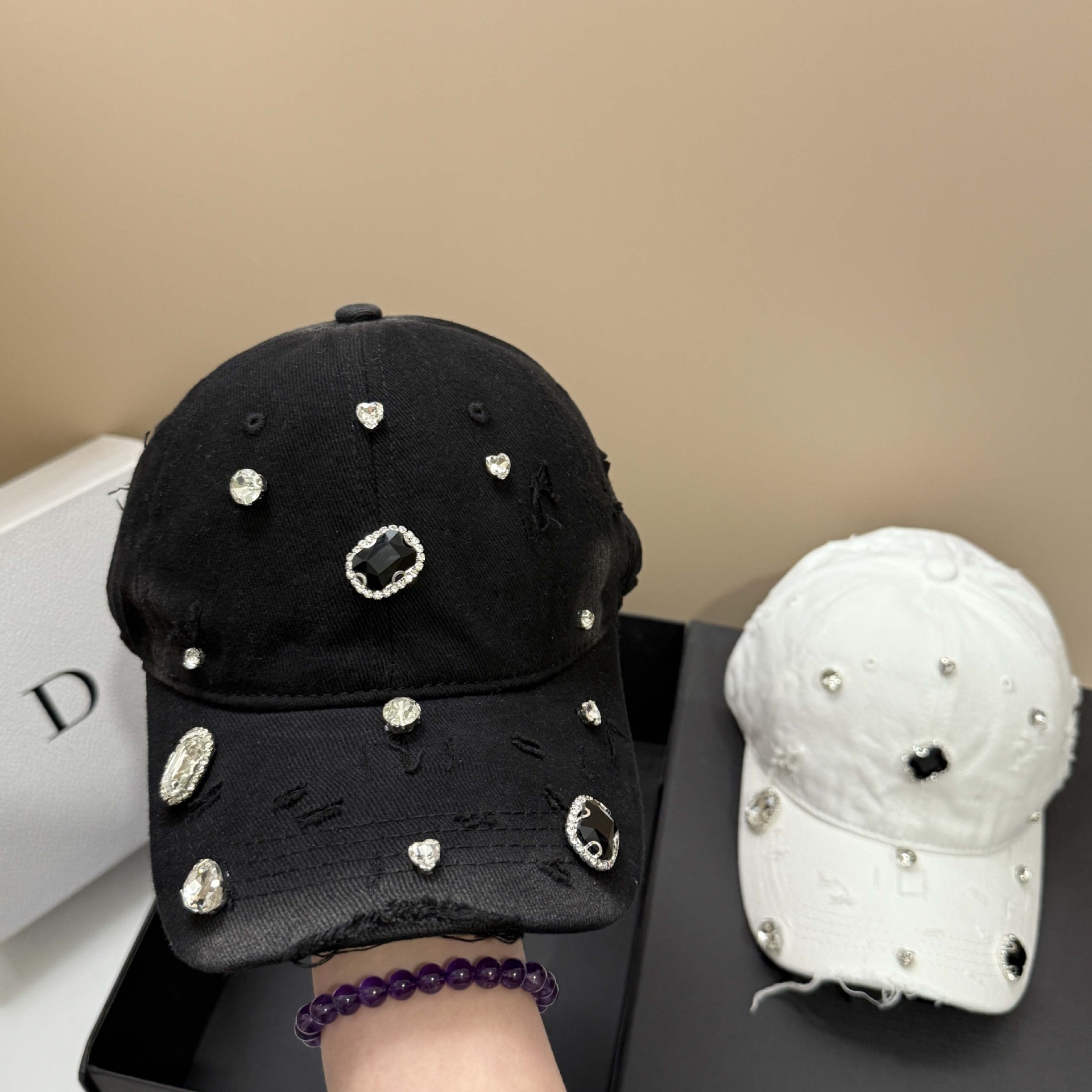 Luksusowa czapka z daszkiem z  – Streetwear Brand Beanie recenzja i cena