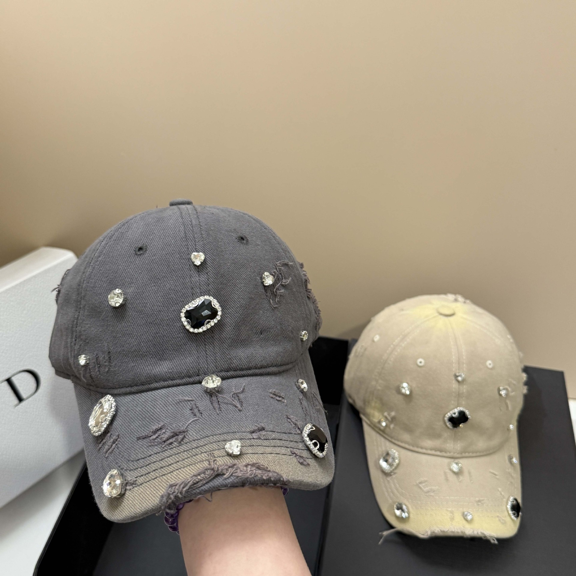 Luksusowa czapka z daszkiem z  – Streetwear Brand Beanie recenzja i cena